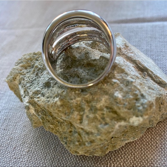 Ring - Picture 3 of 3